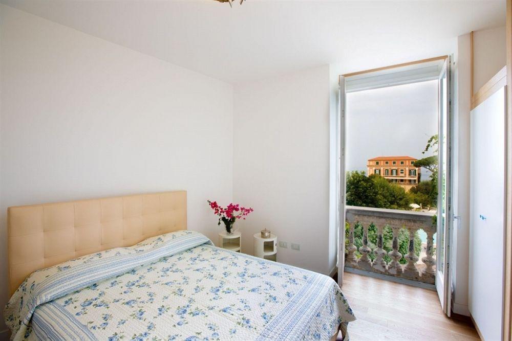 Agora Apartments Сорренто Экстерьер фото