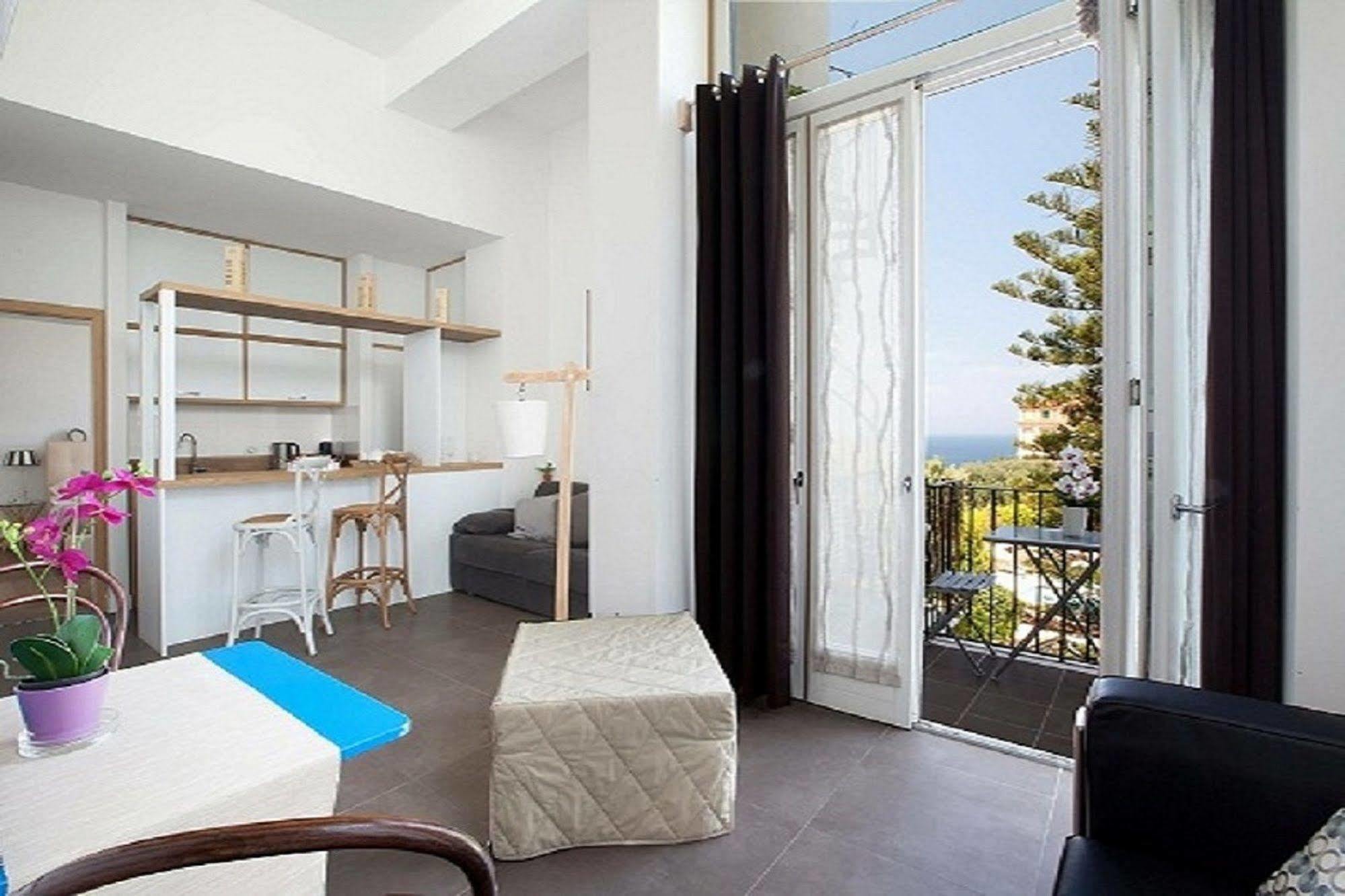 Agora Apartments Сорренто Экстерьер фото